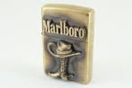 Zippo - Marlboro Cowboy Hat & Boot Relief Brass Finish -, Verzamelen, Nieuw