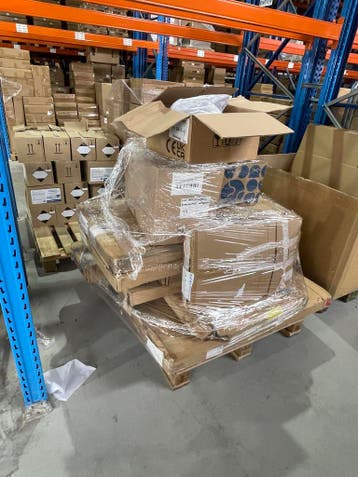 Pallet 17 met een Partij Retourgoederen Voor €150, Ophalen of Verzenden, Overige categorieën