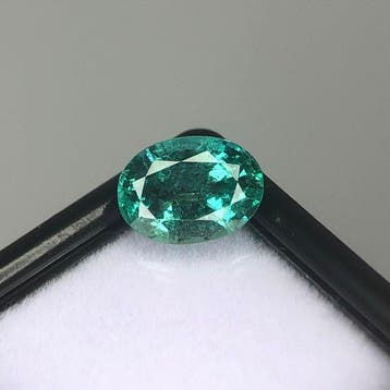Groen Smaragd - 2.46 ct - International Gemological, Nieuw