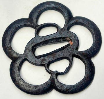 Sukashi mokka grote tsuba - Japan - Edo Periode (1600-1868)