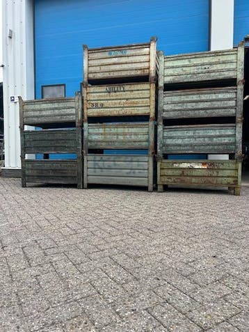Gebruikte stapelbakken, stapelbak, stalen stapel bak,, Doe-het-zelf en Verbouw, Kratten en Dozen, Gebruikt, 100 cm of meer, 60 cm of meer