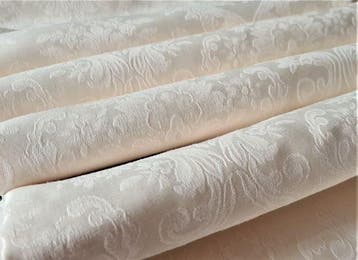 500 x 165 cm – ivoorkleurig damastweefsel voor bekleding –, Nieuw