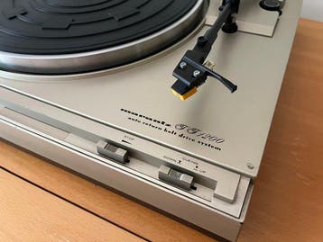 Marantz - TT1200 Auto-Return Belt-Drive Stereo Platenspeler, Nieuw