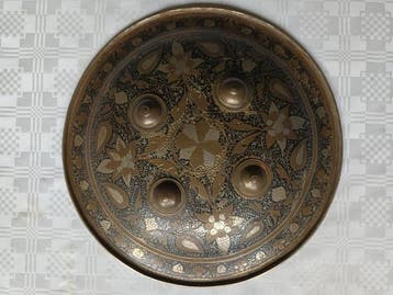 Decoratieve Dahl-schild - Staal (damast) en zilverinleg. -