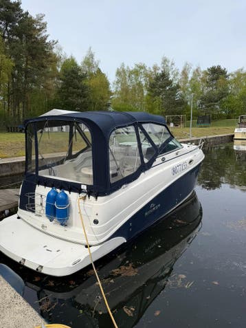 RINKER 250 SPORTCRUISER ZEER mooi BOMVOL INRUIL, Benzine, Zo goed als nieuw, Polyester, Afdekzeil