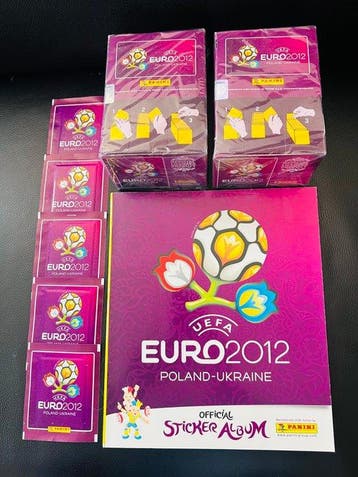 Panini Euro 2012 2 displayboxen + album met origineel, Nieuw