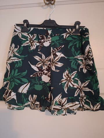 Mango Korte Broek met Tropische Print - Maat M, Maat 38/40 (M), Mango, Kort, Zo goed als nieuw