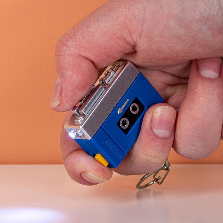 Walkman sleutelhanger met geluid, Verzamelen, Sleutelhangers, Verzenden