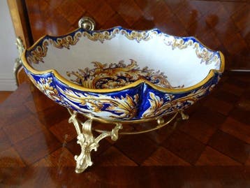 Gien - Kom - Faience - Schelpvormige ormolu-montuur