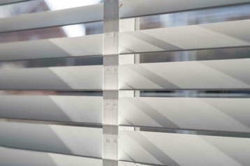 Houten jaloezie 120cm breed 175cm hoog op maat gemaakt €99,-, Ophalen of Verzenden, Nieuw, Wit