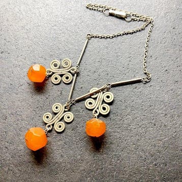 Oude ketting met Baltische barnsteenhangers - Barnsteen -