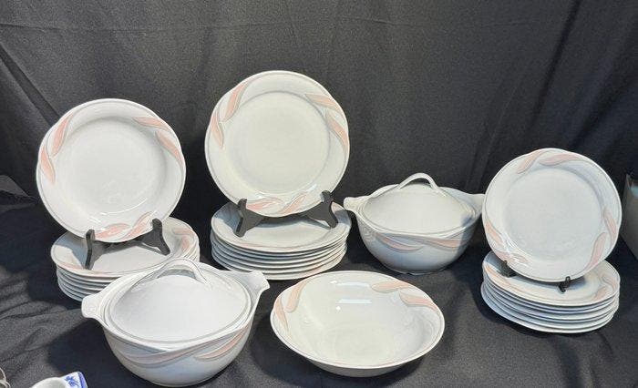 Winterling Marktleuthen - Tafelservies (27) - patricia -, Antiek en Kunst, Antiek | Meubels | Tafels