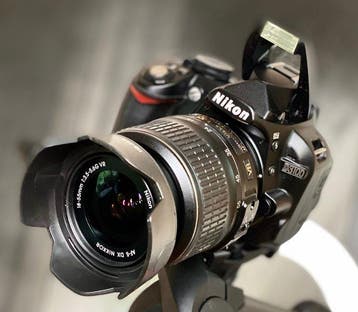 Nikon D3100+AF-S 18-55mm G-DX-VR (2.960 Clicks-NEW) Digitale, Nieuw