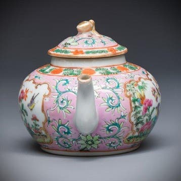 GEEN RESERVE - ZELDZAME ROZE ACHTERGROND NYONYA PERANAKAN