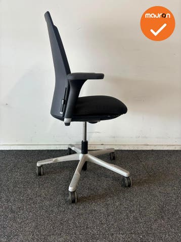 HAG bureaustoel Futu 1200S - Zwarte stoffering - 3D Armle..., Werkplek, Ophalen of Verzenden, Gebruikt, Stoel