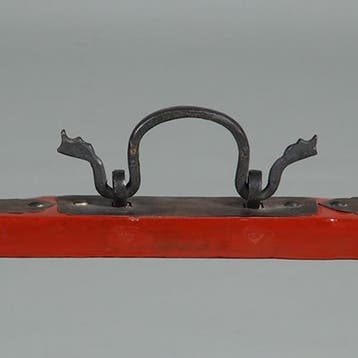 Chinese bruidskist of Tiangi rode lak met decoratie en gesme, Antiek en Kunst, Ophalen of Verzenden