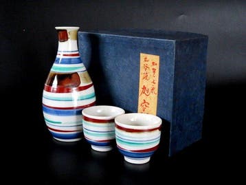 Kutani Ware Kaga Shichisai Sake bottle & 2cup set By