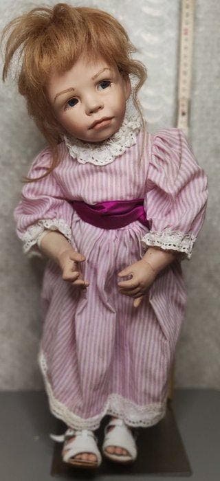 Handmade - Pop - Singing Girl