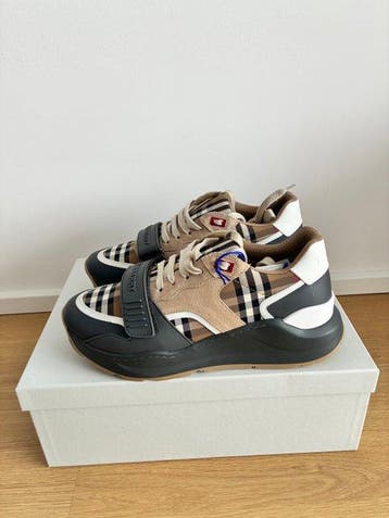 Burberry - Ramsey vintage checkered - Sneakers - Maat: EU 42, Nieuw