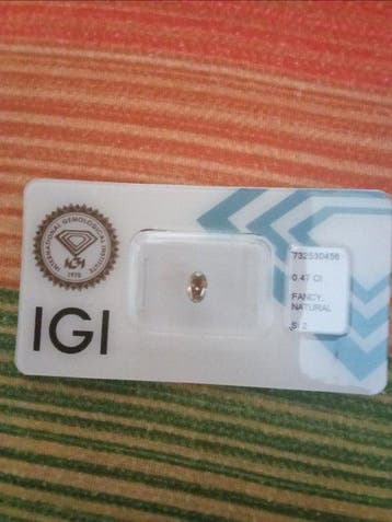 1 pcs Diamant (Natuurlijk gekleurd) - 0.47 ct - Ovaal -, Sieraden, Tassen en Uiterlijk, Edelstenen, Nieuw