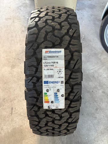 1x NIEUWE BFGoodrich All-Terrain T/A KO2 245/75 R16, Auto-onderdelen, Ophalen, 245 mm, 16 inch, Nieuw