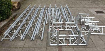 UITVERKOOP tweedehands truss | carré | standbouw | podium, Ophalen, Zo goed als nieuw