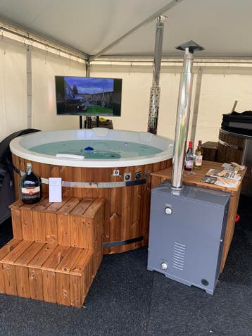 Luxe Hottubs – Direct Leverbaar met diesel kachel!, Tuin en Terras, Bubbelbaden en Hottubs, Ophalen, Nieuw, Filter, Vast