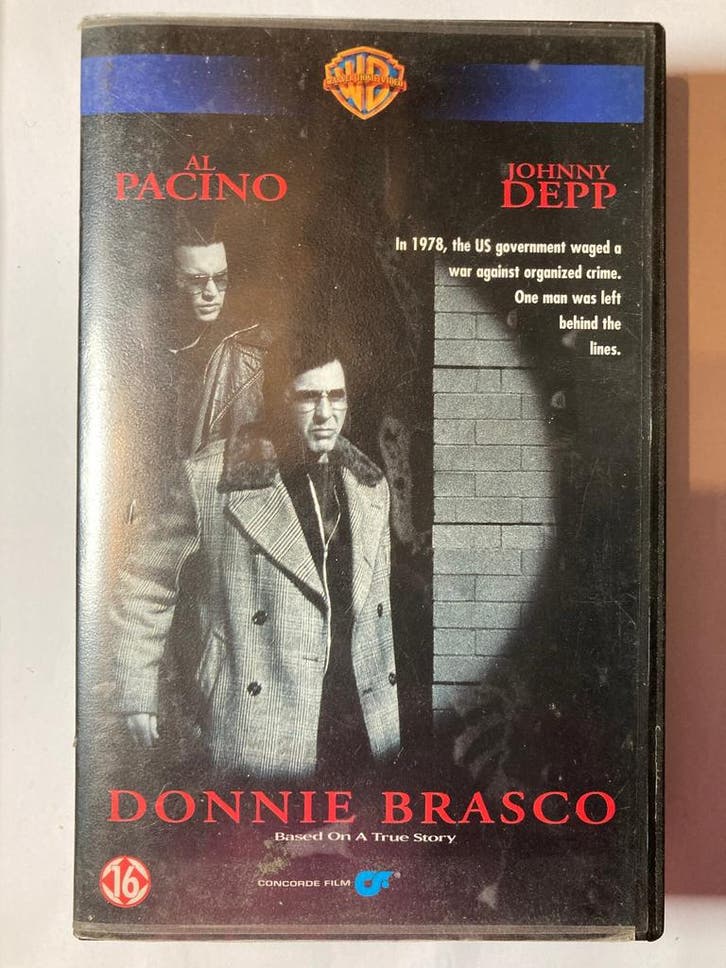 DONNIE BRASCO (EX RENTAL) (VHS), Cd's en Dvd's, VHS | Film, Gebruikt, Verzenden