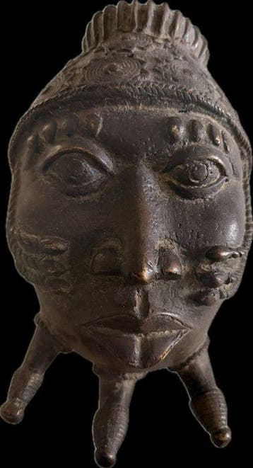 Sculpture de tête en bronze de style béninois vintage sur