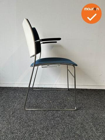 Vergaderstoel - Casala - Blauw gestoffeerd (Vergaderstoelen), Vergader- of Presentatieruimte, Ophalen of Verzenden, Gebruikt, Stoel