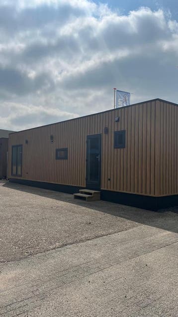 OK Recreatie Unit-Vero | 11.04 m x 4.15 m | Mantelzorgwoning, Nieuw, 500 cm of meer, 400 cm of meer, 3 ramen of meer
