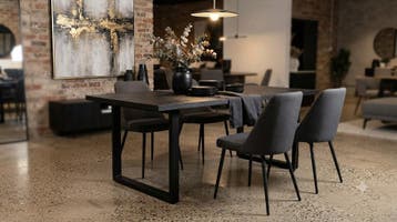 Online veiling: Eetkamertafel Martin, zwart mango,, Nieuw