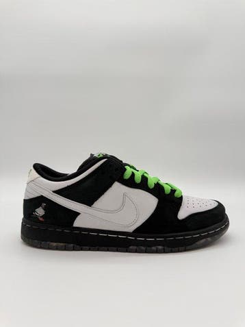 Nike - Signed Nike SB Dunk Low Panda Pigeon by Jeff Staple, Nieuw