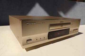 Pioneer DV-717 & Original remote control, Made in Japan,