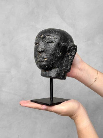 Beeld, NO RESERVE PRICE - Lavastone Budha Head on a custom