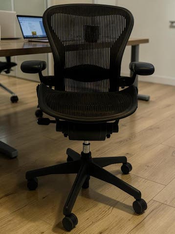 Opgeknapte Herman Miller Aeron Bureaustoel - Duurzame Keus!, Verzenden, Zwart, Zo goed als nieuw, Bureaustoel