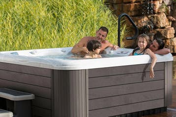 Europese jacuzzi / spa van Wellis - laag energieverbruik, Tuin en Terras, Bubbelbaden en Hottubs, Ophalen of Verzenden, Nieuw