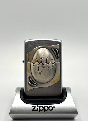 Zippo - Surprise Hatching Owl Egg 3D Emblem Design -2003 -, Nieuw