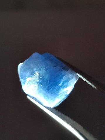Saffier Ruw- 14.14 g - (4)