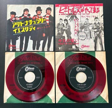 Beatles - Set of 2 Japanese Singles – Rare Red Wax Odeon, Nieuw in verpakking
