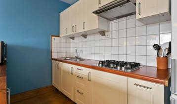 Te Huur 2 Kamer Appartement Arnold Spoelplein In Den Haag, Huizen en Kamers, Den Haag, Den Haag, Direct bij eigenaar, Appartement