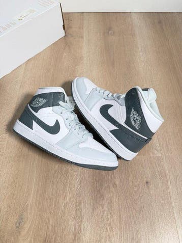 Air Jordan - Sneakers - Maat: EU 37.5 - Nieuw met tags, Nieuw