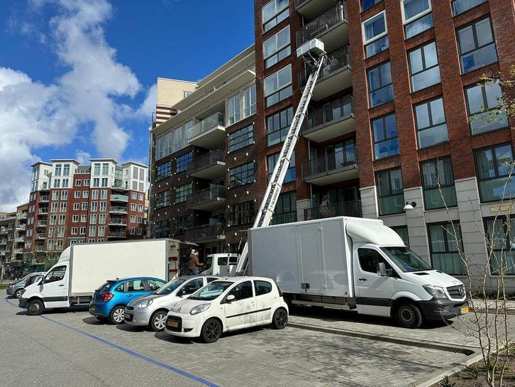Verhuizen met Sadour Verhuisbedrijf – Zorgeloos en Snel, Diensten en Vakmensen, Verhuizers en Opslag, Bedrijfsverhuizingen, Opslag