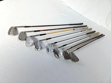 Acht golfclubs uit jaren 40 - 50, allen met mark van, Nieuw