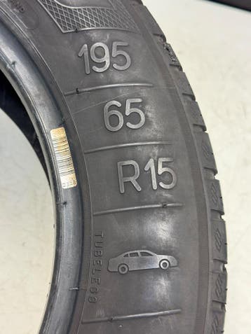 1 stuk 195/65R15 inch Kleber Dynaxer Zomerband 5 mm, Gebruikt, 15 inch, Band(en), Personenwagen