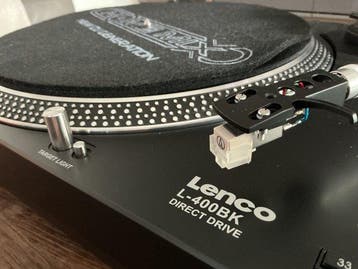 Lenco - L-400BK / Direct-Drive Stereo with USB Output and, Nieuw