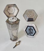 Russische Zilver Zeldzame Lakstempel (cachet) met klok en