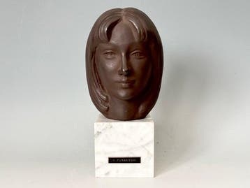 Bronze bust of Miss K - Yasutake Funakoshi (), Antiek en Kunst