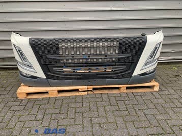 Bumper Volvo FM5 84274554, Ophalen, Gebruikt, Volvo, Carrosserie en Plaatwerk