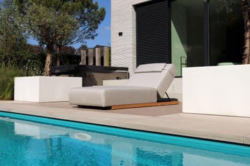 Flow Lio daybed Graumel chalk met teakhouten frame |, Ophalen of Verzenden, Nieuw